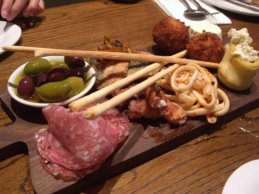 Arancini au fromage, photographie illustrative issue de Wikimedia Commons