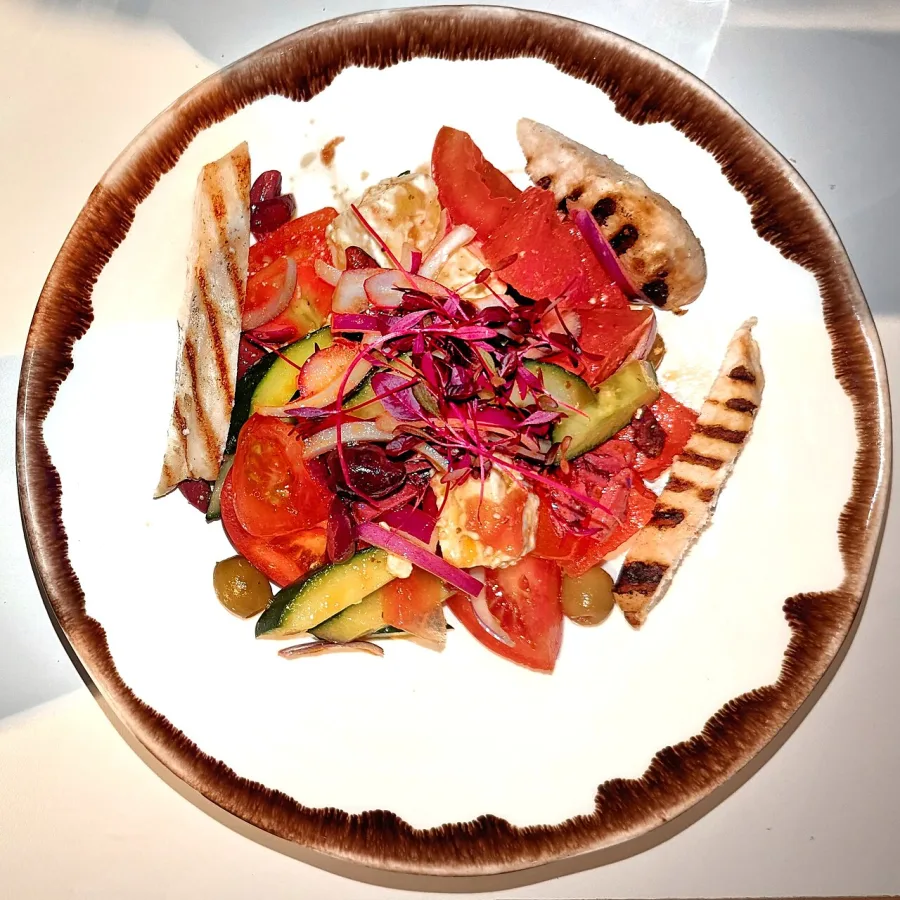 Salade méditerranéenne, photographie illustrative issue de Wikimedia Commons