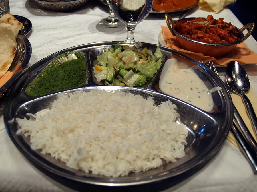 Poulet rôti aux herbes, photographie illustrative issue de Wikimedia Commons